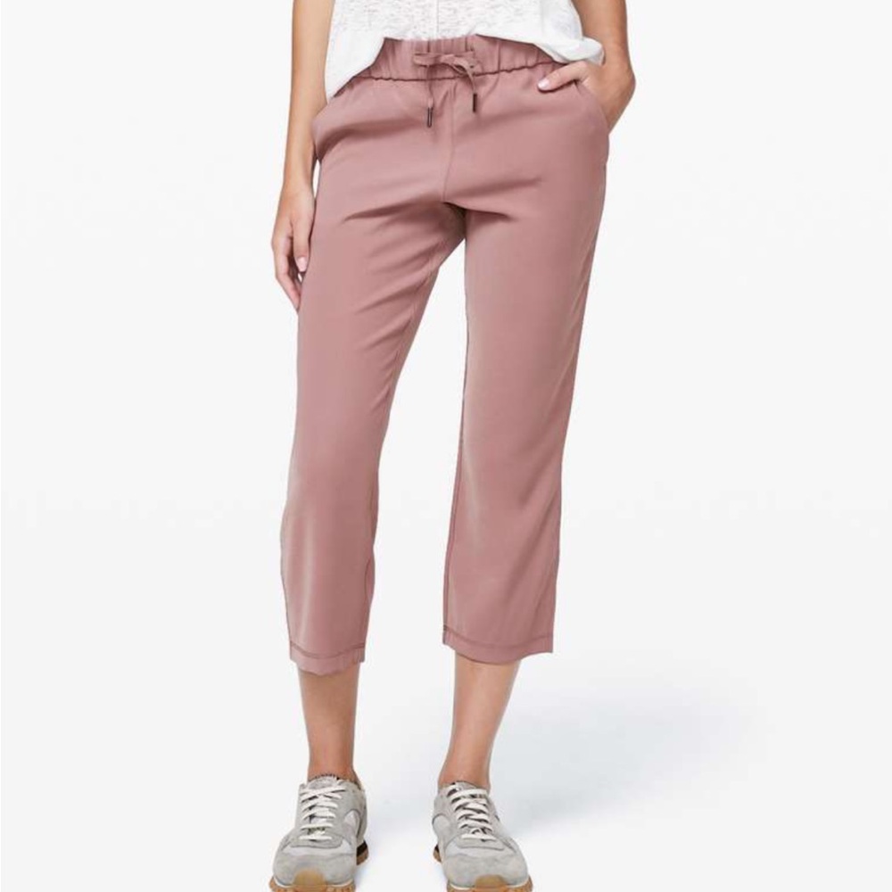 Lululemon on the fly crop size 4
